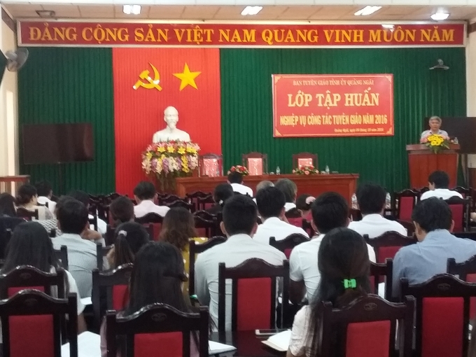 Đồng chí Võ Văn Hào - Trưởng Ban Tuyên giáo Tỉnh ủy Quảng Ngãi phát biểu khai mạc lớp tập huấn